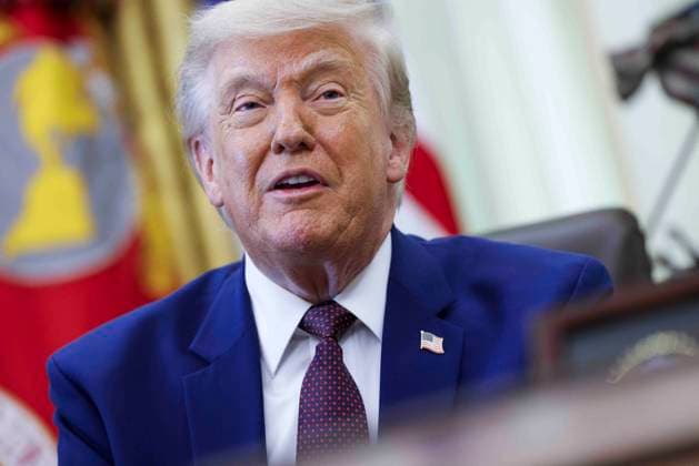 US President Donald J. Trump takes questions from the news media during an executive order signing ceremony US President Donald J. Trump delivers remarks during a signing ceremony in the Oval Office of the White House in Washington, DC, USA, 03 June 2026. President Trump signed executive orders on the federal workforce and immigration. WASHINGTON DISTRICT OF COLUMBIA United States  Copyright: xPool ABACAx
