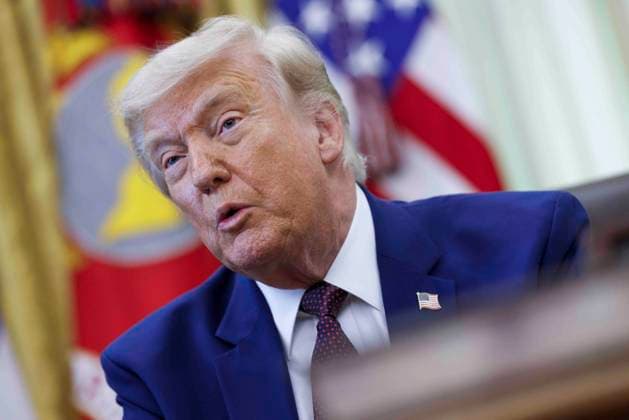 US President Donald J. Trump takes questions from the news media during an executive order signing ceremony US President Donald J. Trump delivers remarks during a signing ceremony in the Oval Office of the White House in Washington, DC, USA, 03 June 2026. President Trump signed executive orders on the federal workforce and immigration. WASHINGTON DISTRICT OF COLUMBIA United States  Copyright: xPool ABACAx