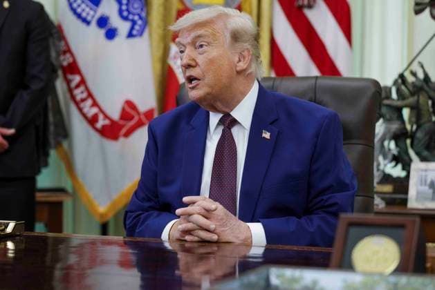 US President Donald J. Trump takes questions from the news media during an executive order signing ceremony US President Donald J. Trump responds to a question from the news media during a signing ceremony in the Oval Office of the White House in Washington, DC, USA, 03 June 2026. President Trump signed executive orders on the federal workforce and immigration. WASHINGTON DISTRICT OF COLUMBIA United States  Copyright: xPool ABACAx