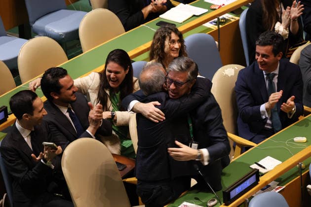 June 3, 2026, New York, New York, USA: PortugalÃ¢â‚¬â ¢s delegation reacts in the General Assembly Hall after hearing that Portugal has been elected to a non-permanent seat on the UN Security Council for the 2027Ã¢â‚¬2028 term at UNHQ New York USA - ZUMAo116 20260603_znp_o116_036 Copyright: xBiancaxOterox