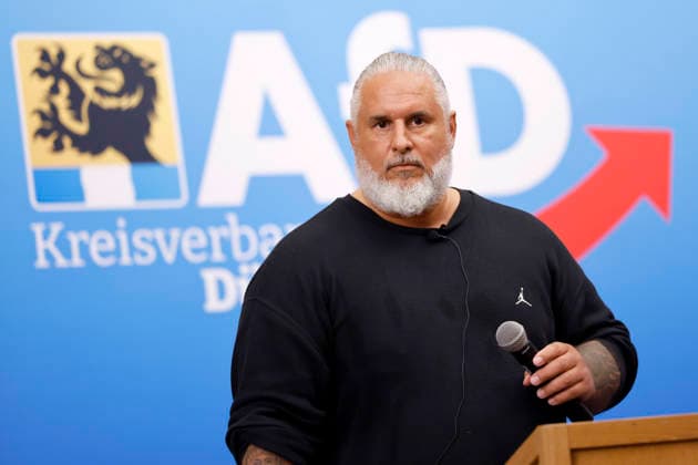 Web-Influencer Tim Kellner (Love Priest) auf der Großveranstaltung Zukunft NRW- Zukunft AFD! des AFD-Kreisverband Düren auf Schloss Burgau. Düren, 03.06.2026 NRW Deutschland *** Web influencer Tim Kellner Love Priest at the major event Zukunft NRW Zukunft AFD of the AFD Kreisverband Düren at Schloss Burgau Düren, 03 06 2026 NRW Germany Copyright: xChristophxHardtx
