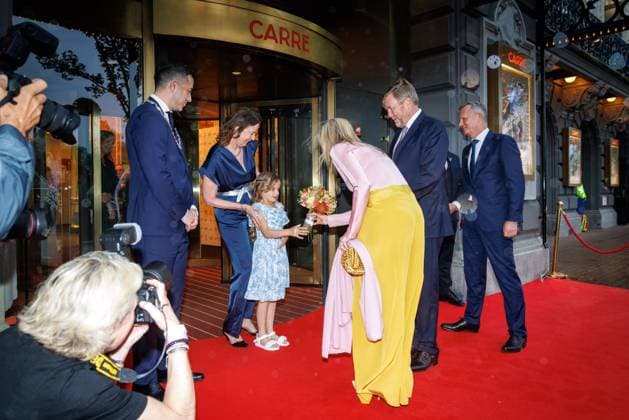 The Netherlands, 2026-06-03 20:29:38 NLD Amsterdam 20260603 - Royal Couple at the opening of the Holland Festival In the photo: King Willem Alexander and Queen Maxima - Greeting outside the main entrance by Emily Ansenk, Director of the Holland Festival H.M. the Queen is presented with a hand bouquet by Alma Valkenburg (7 years old), daughter of Music & Music Theatre Program Manager Jochem Valkenburg  Copyright: xx x