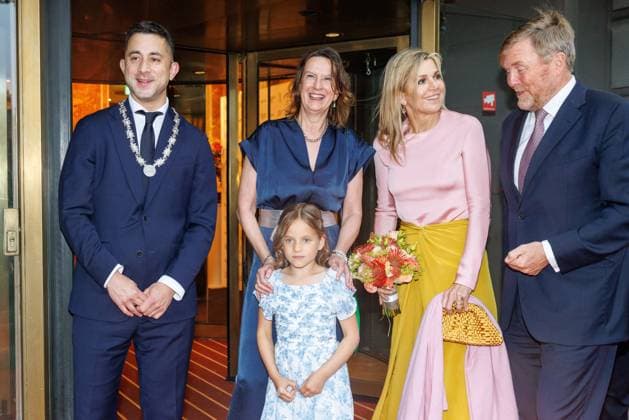 The Netherlands, 2026-06-03 20:30:05 NLD Amsterdam 20260603 - Royal Couple at the opening of the Holland Festival. In the photo: King Willem-Alexander and Queen Maxima - Greeting outside the main entrance by Emily Ansenk, Director of the Holland Festival. H.M. the Queen is presented with a hand bouquet by Alma Valkenburg (7 years old), daughter of Music & Music Theatre Program Manager Jochem Valkenburg.  Copyright: xx x