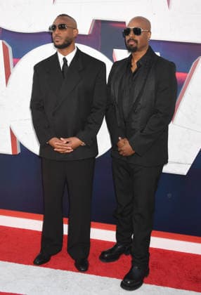 LOS ANGELES, CA - JUNE 3: Marlon Wayans and Shawn Wayans at the World Premiere of Paramount Pictures Scary Movie at Paramount Theatre on June 3, 2026 in Los Angeles, California. Copyright: xJeffreyxMayerx