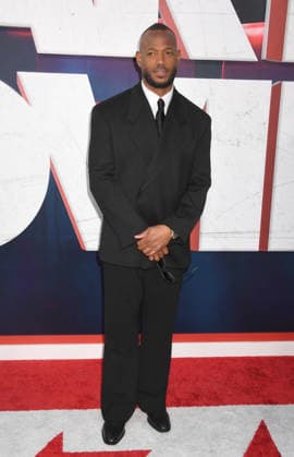 LOS ANGELES, CA - JUNE 3: Marlon Wayans at the World Premiere of Paramount Pictures Scary Movie at Paramount Theatre on June 3, 2026 in Los Angeles, California. Copyright: xJeffreyxMayerx
