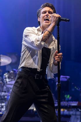 Weathers performs at Manchester Apollo Cameron Boyer of American alternative rock band Weathers performs at O2 Apollo, Manchester, England, 3rd June 2026, Credit:Mike Gray MIKE GRAY - B4227 Avalon  Copyright: xMikexGrayx xMIKExGRAYx-xB4227x xAvalonx 1107605593