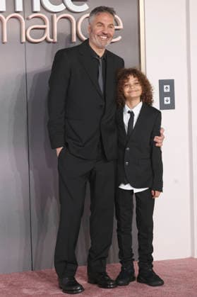 Ol Parker mit Sohn Booker Jombe Parker bei der Premiere des Netflix-Films Office Romance im BFI Southbank. London, 03.06.2026 *** Ol Parker with son Booker Jombe Parker at the premiere of the Netflix film Office Romance at BFI Southbank London, 03 06 2026 Foto:xD.xJonesx xFuturexImagex romance_london_6606