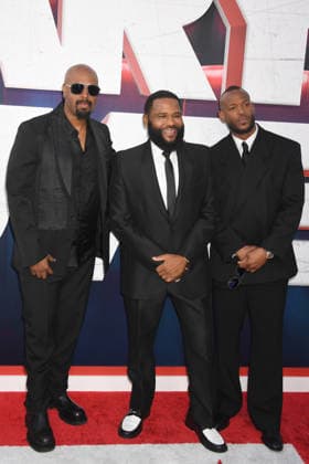 LOS ANGELES, CA - JUNE 3: Shawn Wayans, Anthony Anderson and Marlon Wayans at the World Premiere of Paramount Pictures Scary Movie at Paramount Theatre on June 3, 2026 in Los Angeles, California. Copyright: xJeffreyxMayerx