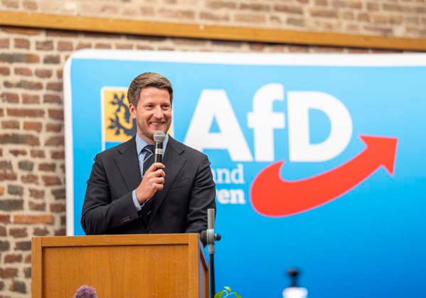 Dr. Martin Vincentz (NRW Fraktionsvorsitzender AfD) bei der Großveranstaltung: Zukunft NRW, Zukunft NRW in Düren - 03.06.2026, Schloss Burgau, Düren, AfD Kreis Düren *** Dr Martin Vincentz NRW Chairman of the AfD parliamentary group at the major event Zukunft NRW, Zukunft NRW in Düren 03 06 2026, Schloss Burgau, Düren, AfD Kreis Düren Copyright: HMBxMedia xMarcoxBader