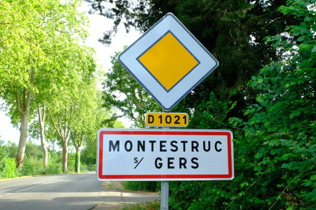 Disappearance Of Missing Girl Lyhanna - Suspect Jerome Barella Hometown Of Montestruc-sur-Gers The entrance sign of the town of Montestruc-sur-Gers, where suspect Jerome Barella resides, is seen in Montestruc-sur-Gers, Gers, France on June 3, 2026, as the search for 11-year-old Lyhanna, who disappeared on May 29 in the Fleurance area, continues to mobilize significant investigative resources; a major development in the judicial inquiry saw Jerome Barella, 41, charged and placed in pre-trial detention on suspicion of kidnapping and illegal confinement of a minor under the age of 15. Photo by JMP ABACAPRESS.COM Montestruc-sur-Gers France  Copyright: xJMP ABACAx