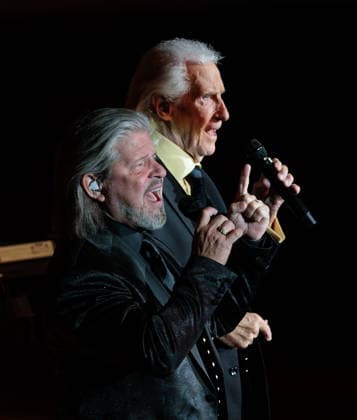 June 3, 2026, Lexington, Massachusetts, USA: BUCKY HEARD (left) and BILL MEDLEY (right) of The Righteous Brothers perform to a sold-out crowd in Lexington, Massachusetts. The group s number one hit You ve Lost That Lovin Feelin was ranked by Broadcast Music, Inc. as the most-played song on American radio and television in the 20th century. Lexington USA - ZUMAs379 20260603_znp_s379_003 Copyright: xDavexShrewsburyx