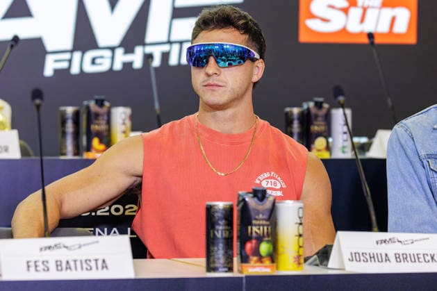 03.06.2026. Leverkusen. Josh Brueckner auf der Pressekonferenz im Vorfeld zum Fame Fighting, das große Promibox-Event von BILD und Eugen Lopez am 06.06.2026 in der Leverkusener Ostermann Arena. Zum ersten Mal in Kooperation mit dem britischen Pendant Misfits Boxing und dem internationalen Medienpartner The Sun. Leverkusen Ostermann Arena Nordrhein-Westfalen Deutschland *** 03 06 2026 Leverkusen Josh Brueckner at the press conference in the run-up to Fame Fighting, the big celebrity boxing event organized by BILD and Eugen Lopez on 06 06 2026 at the Ostermann Arena in Leverkusen For the first time in cooperation with the British counterpart Misfits Boxing and the international media partner The Sun Leverkusen Ostermann Arena North Rhine-Wes