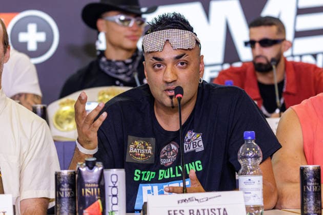 03.06.2026. Leverkusen. Fes Batista auf der Pressekonferenz im Vorfeld zum Fame Fighting, das große Promibox-Event von BILD und Eugen Lopez am 06.06.2026 in der Leverkusener Ostermann Arena. Zum ersten Mal in Kooperation mit dem britischen Pendant Misfits Boxing und dem internationalen Medienpartner The Sun. Leverkusen Ostermann Arena Nordrhein-Westfalen Deutschland *** 03 06 2026 Leverkusen Fes Batista at the press conference in the run-up to Fame Fighting, the big celebrity boxing event by BILD and Eugen Lopez on 06 06 2026 in the Ostermann Arena in Leverkusen For the first time in cooperation with the British counterpart Misfits Boxing and the international media partner The Sun Leverkusen Ostermann Arena North Rhine-Westphalia Germany