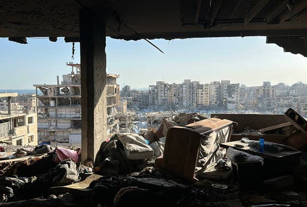 Palestinians Inspect Damage After Deadly Israeli Strike in Gaza City Palestinians inspect a damaged house following an Israeli airstrike that targeted an apartment belonging to the Labad family in northwestern Gaza City, on June 4, 2026. According to local sources, the strike killed five members of the family and injured others. Medical sources said that nine Palestinians were killed and 15 others wounded in a series of Israeli airstrikes targeting four residential apartments in different areas of Gaza City overnight. Photo by Hadi Daoud apaimages Gaza city Gaza Strip Palestinian Territory 040626_Gaza_HD_00(20) Copyright: xapaimagesxHadixDaoudx xapaimagesx