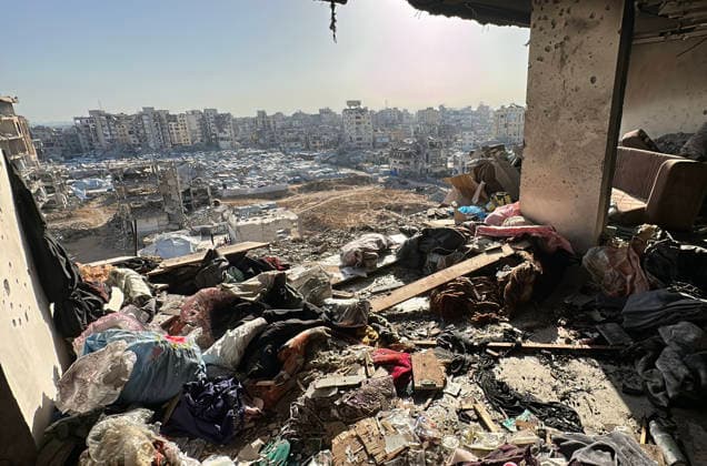 Palestinians Inspect Damage After Deadly Israeli Strike in Gaza City Palestinians inspect a damaged house following an Israeli airstrike that targeted an apartment belonging to the Labad family in northwestern Gaza City, on June 4, 2026. According to local sources, the strike killed five members of the family and injured others. Medical sources said that nine Palestinians were killed and 15 others wounded in a series of Israeli airstrikes targeting four residential apartments in different areas of Gaza City overnight. Photo by Hadi Daoud apaimages Gaza city Gaza Strip Palestinian Territory 040626_Gaza_HD_00(12) Copyright: xapaimagesxHadixDaoudx xapaimagesx