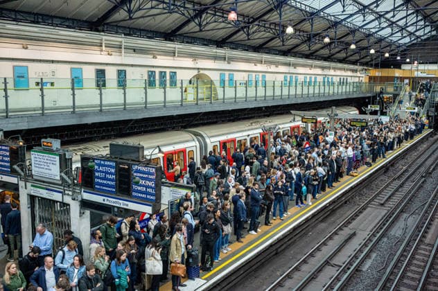June 4, 2026, London, UK: London, UK. A packed EarlÃ¢â‚¬â ¢s Court Underground Station, London as commuters wait for the few city bound tube trains to Central London this morning on the second of two 24 hour tube strike this week. Members of the RMT Union have walked out over a dispute with TFL to introduce a 4 day week. Another 24 hour strike is set for Thursday with the Circle Line, Piccadilly Line Metropolitan Line and Central Line shut down causing major delays on the rest of the Tube network. London UK  - ZUMAl94_ 20260604_zaf_l94_016 Copyright: xAlexxLentatix
