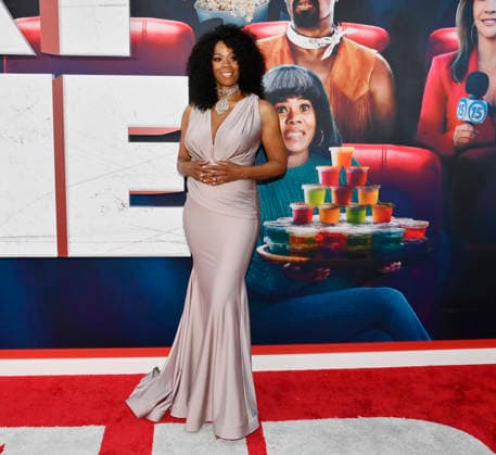 Cast member Kim Wayans attends the premiere of the motion picture slapstick horror parody Scary Movie at the Paramount Pictures Studio Lot in Los Angeles on Wednesday, June 3, 2026. Storyline: Two friends find themselves caught up in mayhem involving killers, monsters and supernatural creatures once again.  LAP2026060315 JIMxRUYMEN