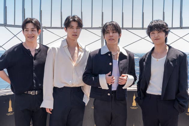 NY: South Korean indie-pop band The Rose visits Empire State Building South Korean indie-pop band The Rose celebrates release of album ROSE and the global ROSETOPIA tour by visiting Empire State Building in New York. New York New York United States Copyright: LevxRadin