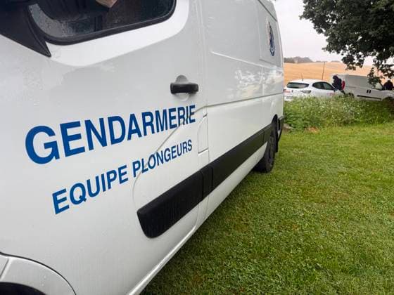 RECORD DATE NOT STATED Gendarmerie Diving Team Searches Gers River For Missing Girl Lyhanna - Fleurance A gendarmerie diving team conducts an underwater search in the Gers river in the area surrounding Fleurance, Gers, France on June 3, 2026, as the search for 11-year-old Lyhanna, who disappeared on May 29 in the Fleurance area, continues to mobilize significant investigative resources; a major development in the judicial inquiry saw suspect Jerome Barella, 41, charged and placed in pre-trial detention on suspicion of kidnapping and illegal confinement of a minor under the age of 15. Photo by JMP ABACAPRESS.COM Fleurance Gers France  Copyright: xJMP ABACAx