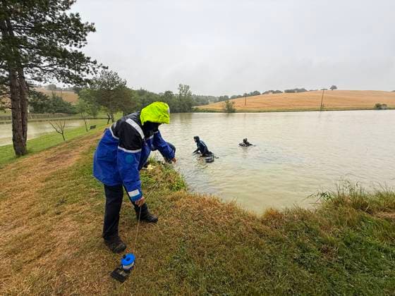 RECORD DATE NOT STATED Gendarmerie Diving Team Searches Gers River For Missing Girl Lyhanna - Fleurance A gendarmerie diving team conducts an underwater search in the Gers river in the area surrounding Fleurance, Gers, France on June 3, 2026, as the search for 11-year-old Lyhanna, who disappeared on May 29 in the Fleurance area, continues to mobilize significant investigative resources; a major development in the judicial inquiry saw suspect Jerome Barella, 41, charged and placed in pre-trial detention on suspicion of kidnapping and illegal confinement of a minor under the age of 15. Photo by JMP ABACAPRESS.COM Fleurance Gers France  Copyright: xJMP ABACAx