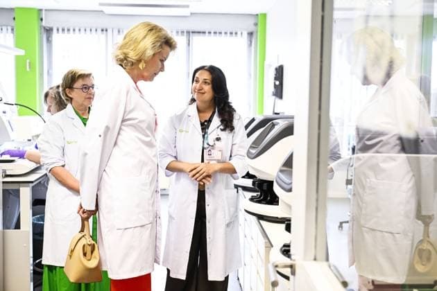 Queen Mathilde of Belgium pictured during a royal visit to visit to the Department of Anatomical Pathology of Antwerp s hospital Ziekenhuis aan de Stroom (ZAS), Thursday 04 June 2026. TOM GOYVAERTS  TomxGoyvaerts 175899287