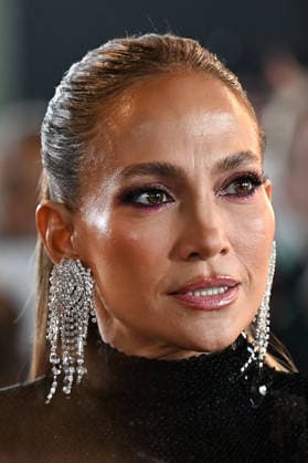 Office Romance UK Premiere in London LONDON, ENGLAND - JUNE 03: Jennifer Lopez attending the Office Romance UK Premiere at BFI Southbank on June 03, 2026 in London, England CAP MAR MAR Great Britain Copyright: xMartinxHarris CapitalxPicturesx
