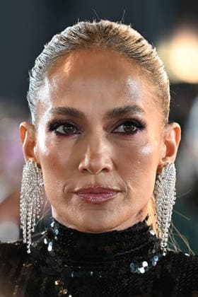Office Romance UK Premiere in London LONDON, ENGLAND - JUNE 03: Jennifer Lopez attending the Office Romance UK Premiere at BFI Southbank on June 03, 2026 in London, England CAP MAR MAR Great Britain Copyright: xMartinxHarris CapitalxPicturesx