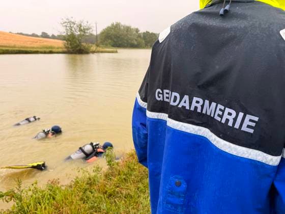 Gendarmerie Diving Team Searches Gers River For Missing Girl Lyhanna - Fleurance A gendarmerie diving team conducts an underwater search in the Gers river in the area surrounding Fleurance, Gers, France on June 4, 2026, as the search for 11-year-old Lyhanna, who disappeared on May 29 in the Fleurance area, continues to mobilize significant investigative resources; a major development in the judicial inquiry saw suspect Jerome Barella, 41, charged and placed in pre-trial detention on suspicion of kidnapping and illegal confinement of a minor under the age of 15. Photo by JMP ABACAPRESS.COM Fleurance Gers France  Copyright: xJMP ABACAx