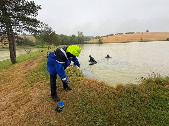 Gendarmerie Diving Team Searches Gers River For Missing Girl Lyhanna - Fleurance A gendarmerie diving team conducts an underwater search in the Gers river in the area surrounding Fleurance, Gers, France on June 4, 2026, as the search for 11-year-old Lyhanna, who disappeared on May 29 in the Fleurance area, continues to mobilize significant investigative resources; a major development in the judicial inquiry saw suspect Jerome Barella, 41, charged and placed in pre-trial detention on suspicion of kidnapping and illegal confinement of a minor under the age of 15. Photo by JMP ABACAPRESS.COM Fleurance Gers France  Copyright: xJMP ABACAx