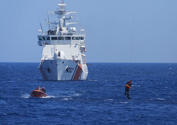 The first scenario of the Sea Lion-2026 Search and Rescue Invitation Exercise has been completed IZMIR, TURKIYE - JUNE 04: A rescue operation is carried out by air assets to save survivors from the sea during the first scenario of the operational phase of the Sea Lion (Deniz Aslani)-2026 Search and Rescue Invitation Exercise, conducted under the administration of the Turkish Coast Guard Command, in Izmir, Turkiye, on June 04, 2026. In the first scenario of the exercise, executed at two different points between the islands of Lesbos, Chios, Psara, Agios Efstratios, and Skyros within the Turkish Search and Rescue Region, a search and rescue operation was launched by the Turkish Coast Guard Command upon receiving a distress call from a commerc  Copyright: x2026xAnadoluxMehmetxEminxMenguarslanx