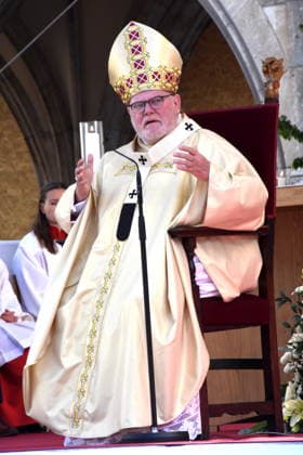 Kardinal Reinhard Marx Muenchen 04.06.2026 Marienplatz Fronleichnamsprozession Messe Altar Zeremonie Foto Muenchen *** Cardinal Reinhard Marx Munich 04 06 2026 Marienplatz Corpus Christi procession mass altar ceremony photo Munich