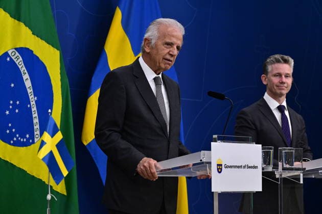 STOCKHOLM, SVERIGE 20260604 Försvarsminister Pal Jonson (M) under torsdagens pressträff med Brasiliens försvarsminister JosÃ Mucio i regeringskansliet Rosenbad. STOCKHOLM SVERIGE x10030x *** STOCKHOLM, SWEDEN 20260604 Minister of Defense Pal Jonson M during Thursdays press conference with Brazils Minister of Defense JosÃ Mucio in the Government Office Rosenbad STOCKHOLM SWEDEN x10030x  Copyright: xJonasxEkströmer TTx PRESSTRÄFF FÖRVARSMINISTER BRASILIEN HYr7PkKw1xc
