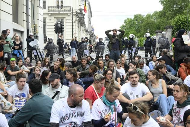 Protest Outside Parliament Of Wallonia-Brussels Federation 04 06 2026 BRUSSELS, BELGIUM June 04, 2026 - Staff, teachers and students protest outside the Parliament of the Wallonia-Brussels Federation, FWB pictured on June 04, 2026 in Brussels, Belgium, 04 06 2026 Brussels Belgium  Copyright: xPhilipxReynaersx