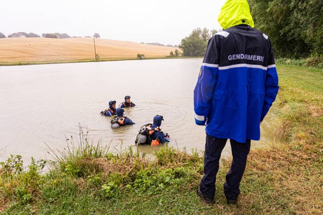 Gendarmerie Diving Team Searches Lake near Urdens For Missing Girl Lyhanna - Fleurance Professional divers from Marseillant work conduct an underwater search with gendarmerie on a lake near Urdens in the area surrounding Fleurance, Gers, France on June 4, 2026, as the search for 11-year-old Lyhanna, who disappeared on May 29 in the Fleurance area, continues to mobilize significant investigative resources; a major development in the judicial inquiry saw suspect Jerome Barella, 41, charged and placed in pre-trial detention on suspicion of kidnapping and illegal confinement of a minor under the age of 15. Photo by I Bazin ABACAPRESS.COM Fleurance URDENS France  Copyright: xIxBazin ABACAx