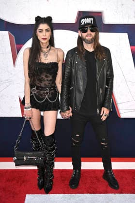LeeAnna Vamp mit Ehemann Cameron Lee Vamp bei der Weltpremiere des Kinofilms Scary Movie im Paramount Theatre. Los Angeles, 03.06.2026 *** LeeAnna Vamp with husband Cameron Lee Vamp at the world premiere of the movie Scary Movie at the Paramount Theatre Los Angeles, 03 06 2026 Foto:xD.xStarbuckx xFuturexImagex scary_6622