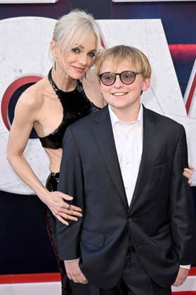 Anna Faris mit Sohn Jack Pratt bei der Weltpremiere des Kinofilms Scary Movie im Paramount Theatre. Los Angeles, 03.06.2026 *** Anna Faris with son Jack Pratt at the world premiere of the movie Scary Movie at the Paramount Theatre Los Angeles, 03 06 2026 Foto:xD.xStarbuckx xFuturexImagex scary_6727