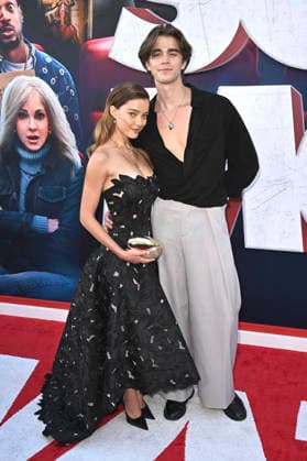 Ruby Snowber und Billy Keogh bei der Weltpremiere des Kinofilms Scary Movie im Paramount Theatre. Los Angeles, 03.06.2026 *** Ruby Snowber and Billy Keogh at the world premiere of the movie Scary Movie at the Paramount Theatre Los Angeles, 03 06 2026 Foto:xD.xStarbuckx xFuturexImagex scary_6767
