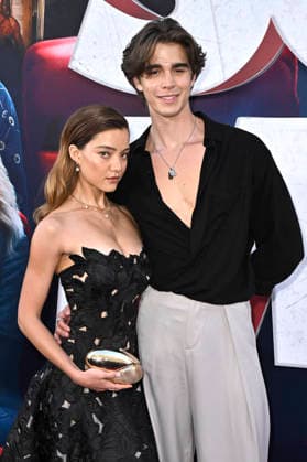 Ruby Snowber und Billy Keogh bei der Weltpremiere des Kinofilms Scary Movie im Paramount Theatre. Los Angeles, 03.06.2026 *** Ruby Snowber and Billy Keogh at the world premiere of the movie Scary Movie at the Paramount Theatre Los Angeles, 03 06 2026 Foto:xD.xStarbuckx xFuturexImagex scary_6768