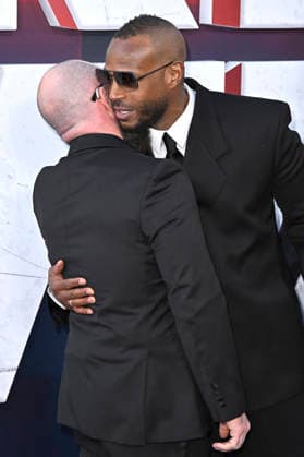 Michael Tiddes und Shawn Wayans bei der Weltpremiere des Kinofilms Scary Movie im Paramount Theatre. Los Angeles, 03.06.2026 *** Michael Tiddes and Shawn Wayans at the world premiere of the movie Scary Movie at the Paramount Theatre Los Angeles, 03 06 2026 Foto:xD.xStarbuckx xFuturexImagex scary_6779