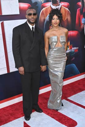 Marlon Wayans und Liesl Laurie-Mthombeni bei der Weltpremiere des Kinofilms Scary Movie im Paramount Theatre. Los Angeles, 03.06.2026 *** Marlon Wayans and Liesl Laurie Mthombeni at the world premiere of the movie Scary Movie at the Paramount Theatre Los Angeles, 03 06 2026 Foto:xD.xStarbuckx xFuturexImagex scary_6782