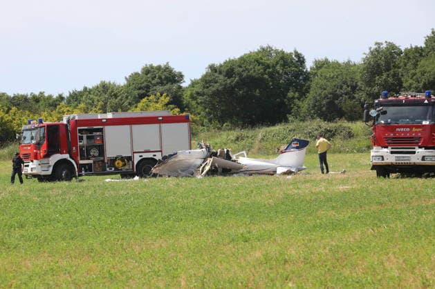 Medulin, Croatia, 040626. A plane crashed, killing four people. A police investigation is underway. The plane flew in from Austria. Photo: Goran Sebelic CROPIX Copyright: xxGoranxSebelicx sruseni_avion2-040626