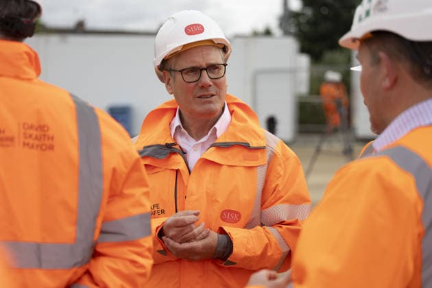 Prime Minister Sir Keir Starmer visits York Prime Minister Keir Starmer visits the York Central construction site in York, England. He was joined on the visit by Steve Reed, Housing Secretary and the Mayor of York and North Yorkshire David Skaithe 04 06 2026  Copyright: xJamesxGlossopx NINTCHDBPICT001085932005