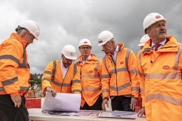 Prime Minister Sir Keir Starmer visits York Prime Minister Keir Starmer visits the York Central construction site in York, England. He was joined on the visit by Steve Reed, Housing Secretary and the Mayor of York and North Yorkshire David Skaithe 04 06 2026  Copyright: xJamesxGlossopx NINTCHDBPICT001085932056