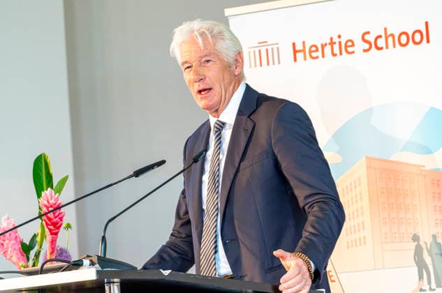 Richard Gere EUR, Deutschland, Berlin, 04.06.2026: Keynote von Richard Gere besucht eine Initiative zur Migrations Debatte der Hertie School und der Gere Foundation . Ziel ist es, die Art und Weise zu bekämpfen, wie Migration wahrgenommen wird in der politischen Debatte und dessen Auswirkung auf Recht und Governance in Europa und Afrika. *** Richard Gere EUR, Germany, Berlin, 04 06 2026 Keynote by Richard Gere visits an initiative on the migration debate of the Hertie School and the Gere Foundation The aim is to tackle the way migration is perceived in the political debate and its impact on law and governance in Europe and Africa