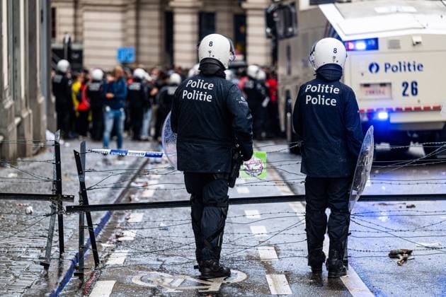 Riot police pictured at a protest gathering of teachers in front of the Federation Wallonia-Brussels parliament (Federation Wallonie-Bruxelles - Federatie Wallonie-Brussel), in Brussels, on Thursday 04 June 2026. The vote of the programme decree for education, which includes numerous austerity measures, is expected today by the government majority while protests of teachers are strong.  EMILExWINDAL 175939745