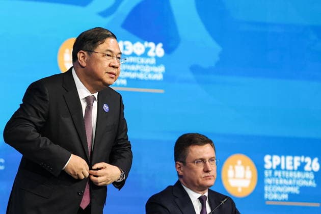 RUSSIA, ST PETERSBURG - JUNE 4, 2026: Permanent Deputy Prime Minister of Vietnam Pham Gia Tuc (L) and Russia s Deputy Prime Minister Alexander Novak attend the opening ceremony of the 2026 St Petersburg International Economic Forum at the ExpoForum Convention and Exhibition Centre. Donat Sorokin TASS  93362042