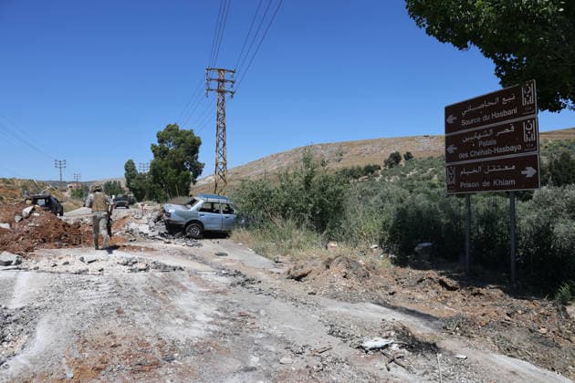 Lebanese Army announced that it has deployed to the town of Dibbin NABATIEH, LEBANON - JUNE 04: Israeli Army engineering vehicles clears the road by removing piles of dirt and rubble as the Lebanese Army announced that it had entered, where Israeli forces had recently withdrawn after carrying out attacks in the town of Dibbin, Nabatieh, Lebanon, on June 04, 2026. Ramiz Dallah Anadolu Nabatieh Lebanon. Editorial use only. Please get in touch for any other usage.  Copyright: x2026xAnadoluxRamizxDallahx