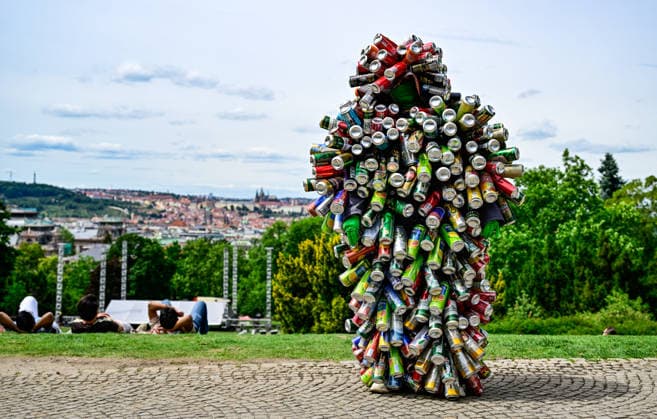 CanMan mascot appears in costume made from 500 beverage cans in Riegrovy sady, Prague, on June 44th, 2026, within celebration of World Environment Day, featuring educational afternoon focused on aluminum recycling. (CTKxPhoto RomanxVondrous) CTKPhotoP2026060405040  CTKPhotoP2026060405040