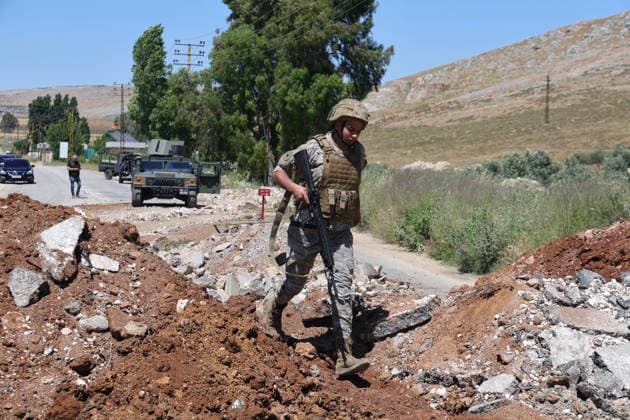 Lebanese Army announced that it has deployed to the town of Dibbin NABATIEH, LEBANON - JUNE 04: Israeli Army engineering vehicles clears the road by removing piles of dirt and rubble as the Lebanese Army announced that it had entered, where Israeli forces had recently withdrawn after carrying out attacks in the town of Dibbin, Nabatieh, Lebanon, on June 04, 2026. Ramiz Dallah Anadolu Nabatieh Lebanon. Editorial use only. Please get in touch for any other usage.  Copyright: x2026xAnadoluxRamizxDallahx