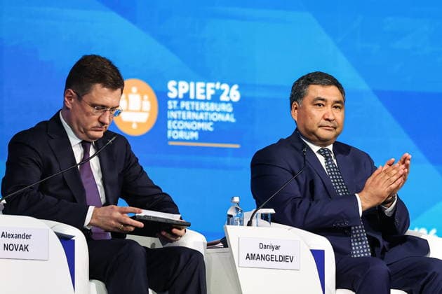 RUSSIA, ST PETERSBURG - JUNE 4, 2026: Russia s Deputy Prime Minister Alexander Novak (L) and First Deputy Chairman of Kyrgyzstan s Cabinet of Ministers Daniyar Amangeldiev attend the opening ceremony of the 2026 St Petersburg International Economic Forum at the ExpoForum Convention and Exhibition Centre St Petersburg Russia  - ZUMAt113 20260604_zaa_t113_365 Copyright: xDonatxSorokinx